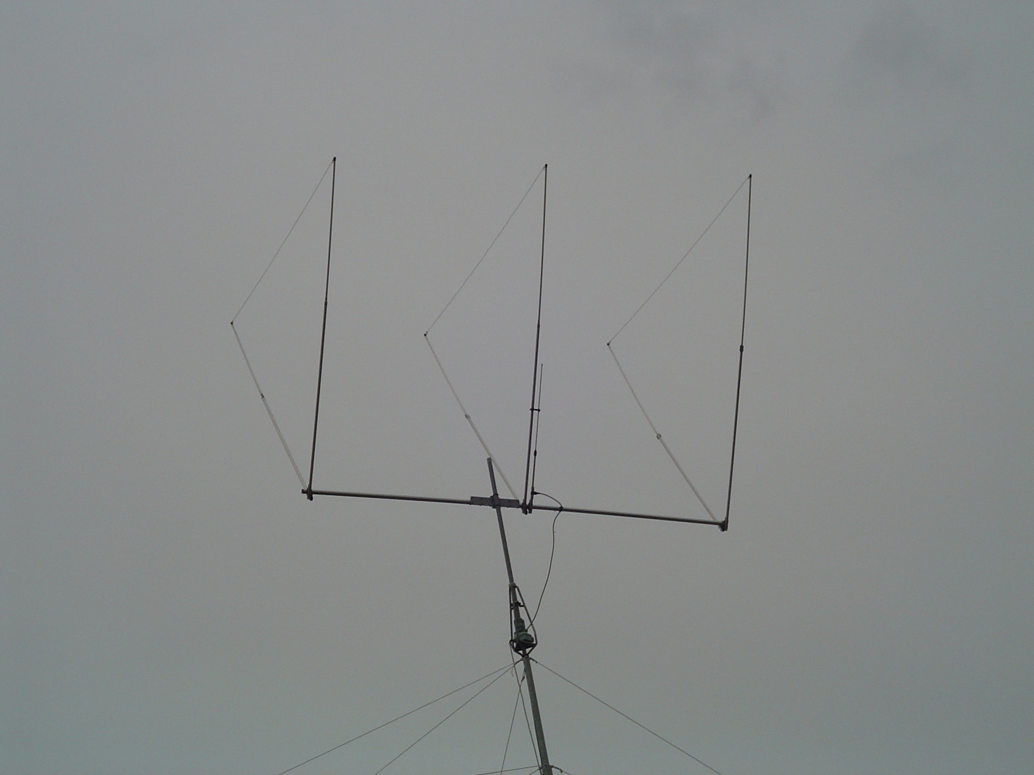11 meter delta loop antenna design height versus take off angle. 
